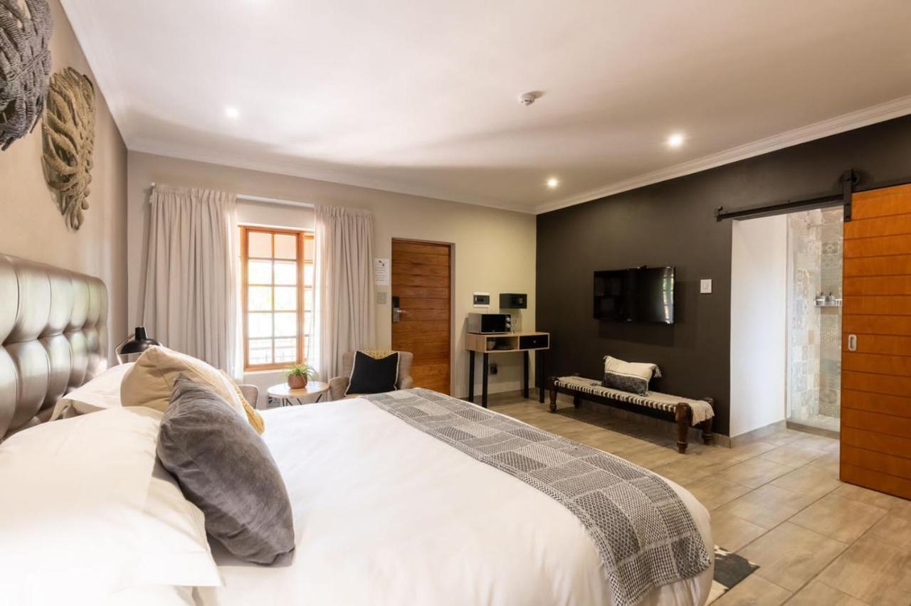 Lowveld Living Guesthouse Mbombela Exterior foto